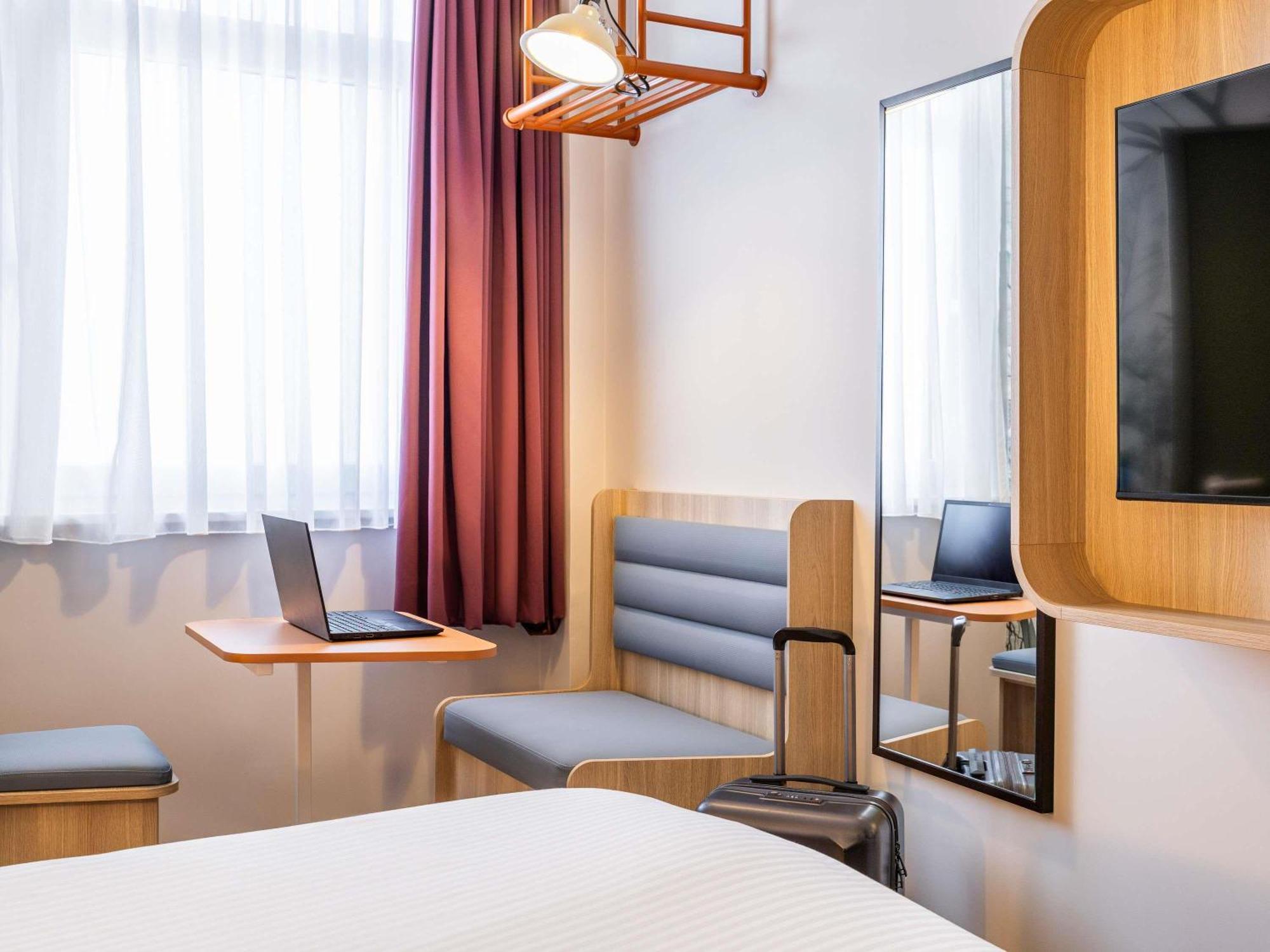 Siru Brussels Khách sạn 3*